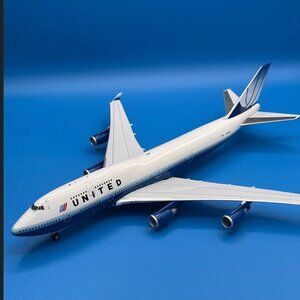 Gemini Jets Diecast 1:400 United Airlines Boeing 747-400 N196UA GJUAL566